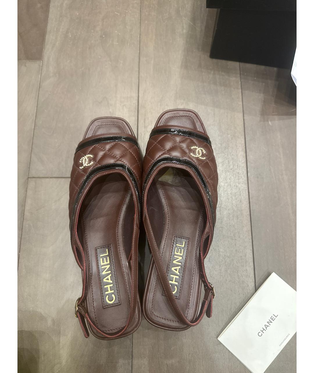CHANEL Коричневые кожаные босоножки, фото 3