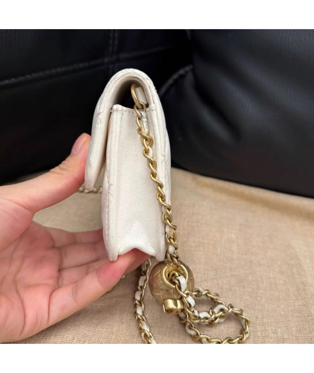 CHANEL Белая кожаная сумка через плечо, фото 4