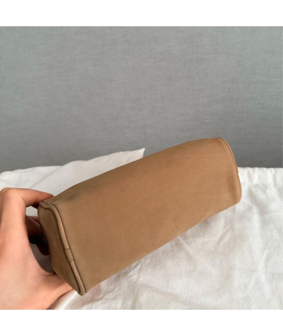 THE ROW Бежевая замшевая сумка с короткими ручками, фото 3