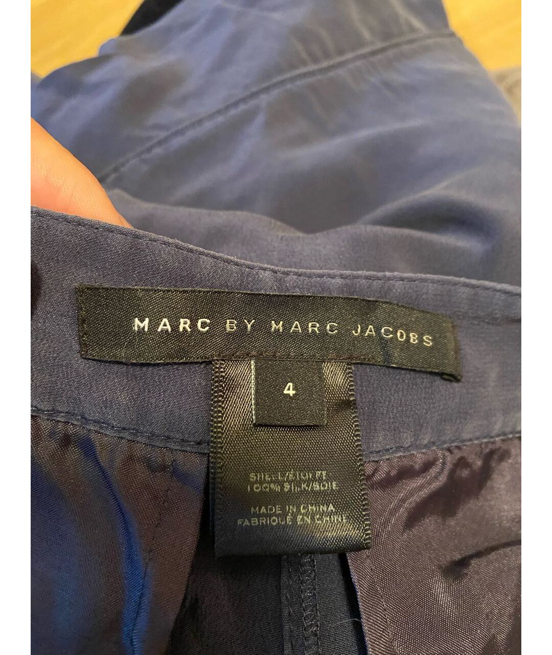 MARC BY MARC JACOBS Темно-синие шелковые шорты, фото 3