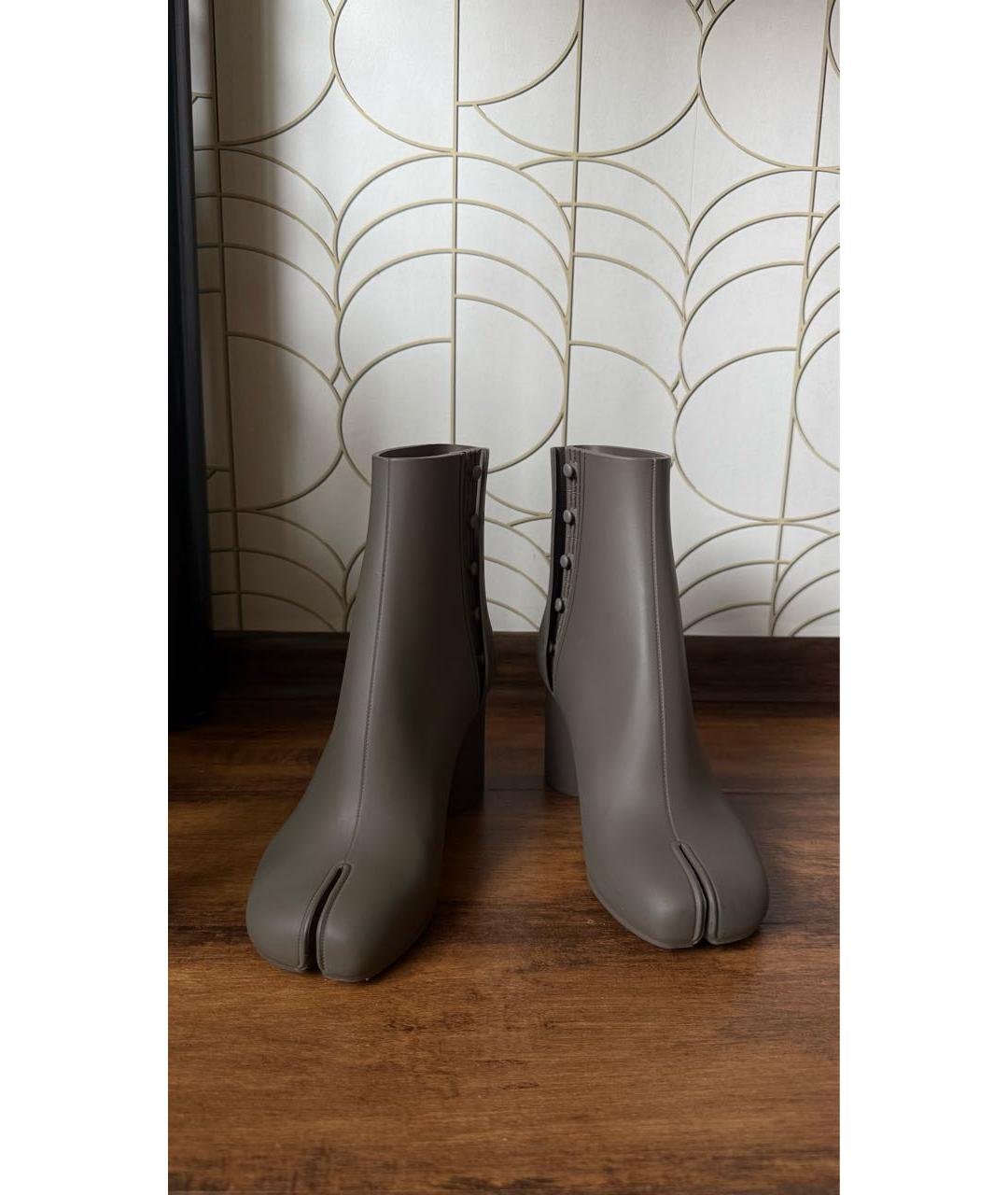 MAISON MARGIELA Антрацитовые резиновые ботильоны, фото 2