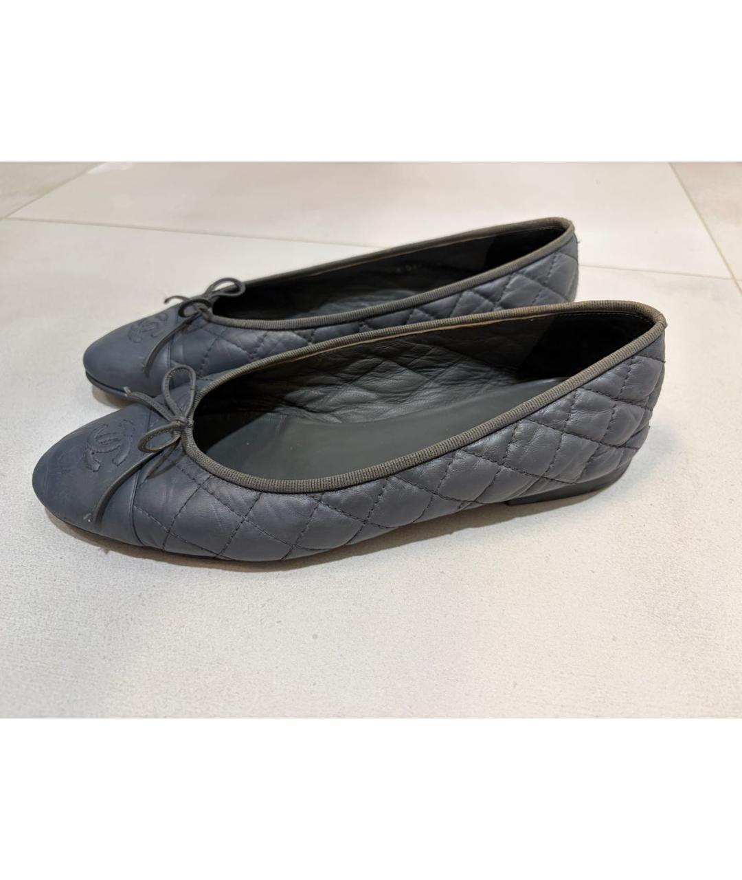 CHANEL Серые кожаные балетки, фото 3