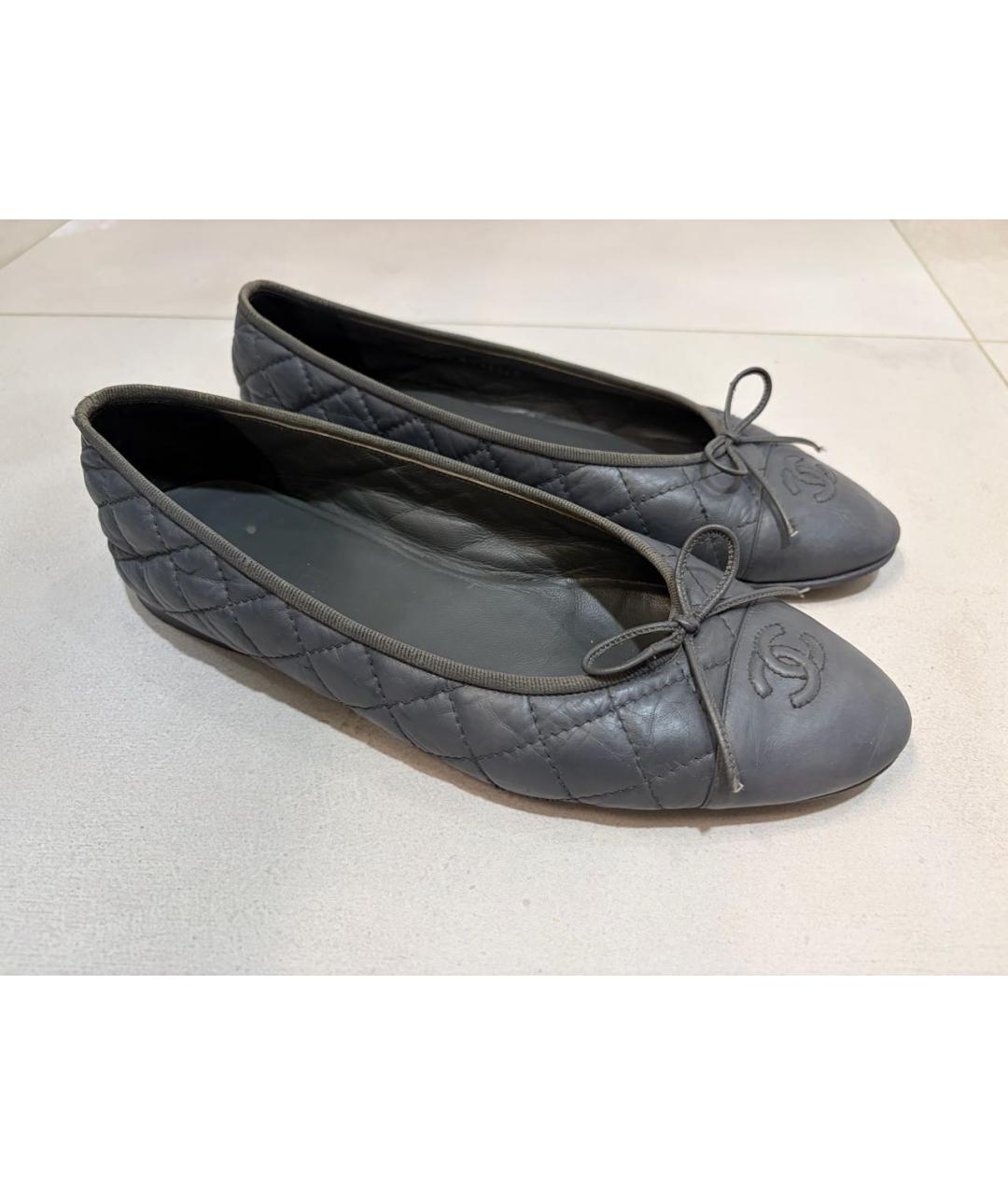 CHANEL Серые кожаные балетки, фото 4