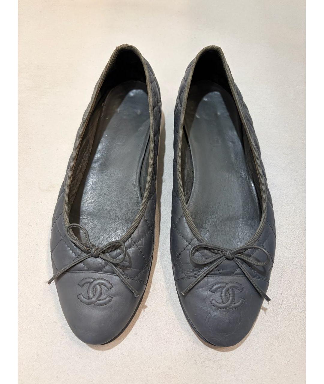 CHANEL Серые кожаные балетки, фото 2