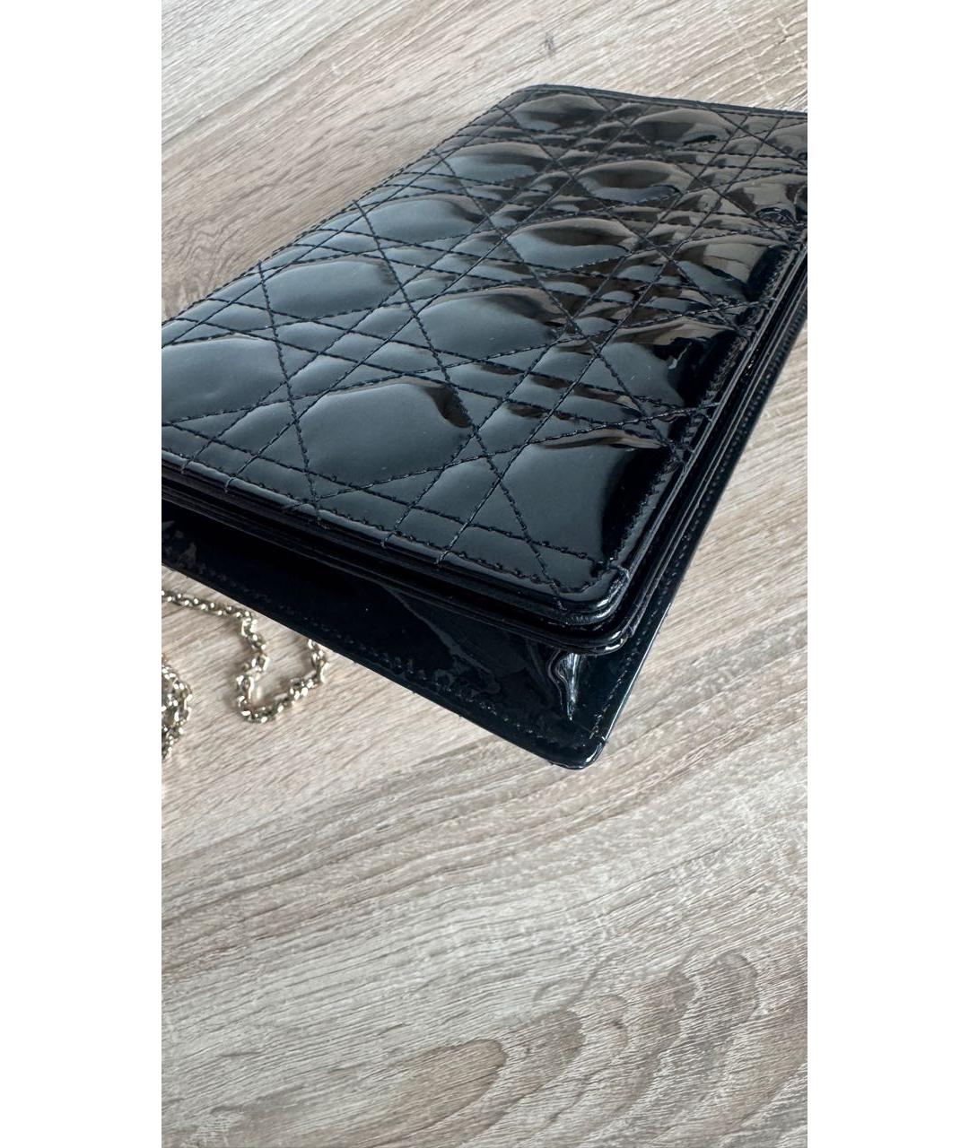 CHRISTIAN DIOR Черная сумка через плечо из лакированной кожи, фото 3