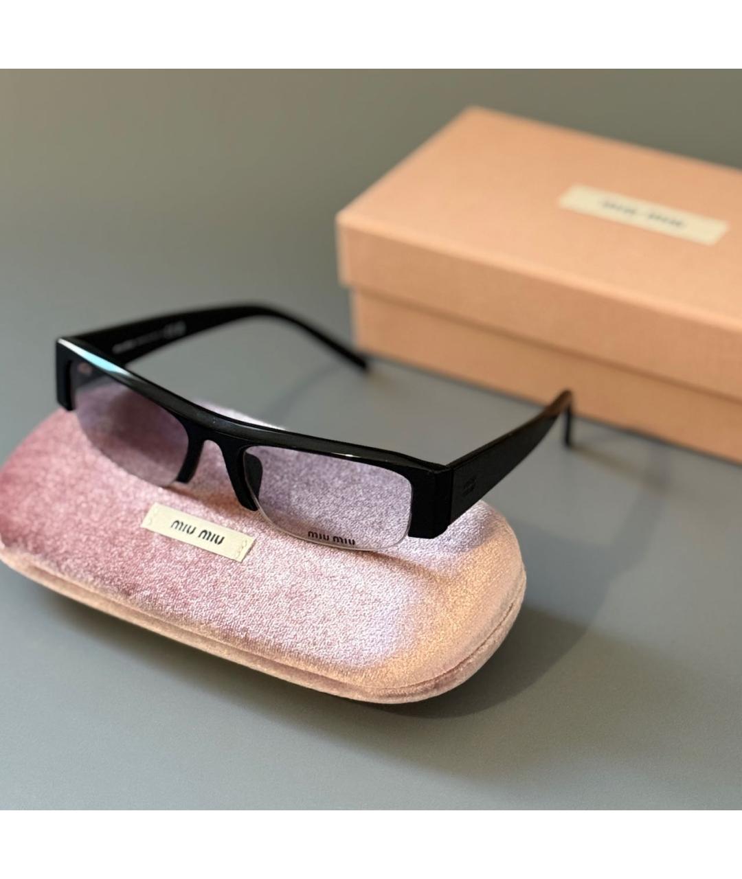 MIU MIU Черные пластиковые солнцезащитные очки, фото 2