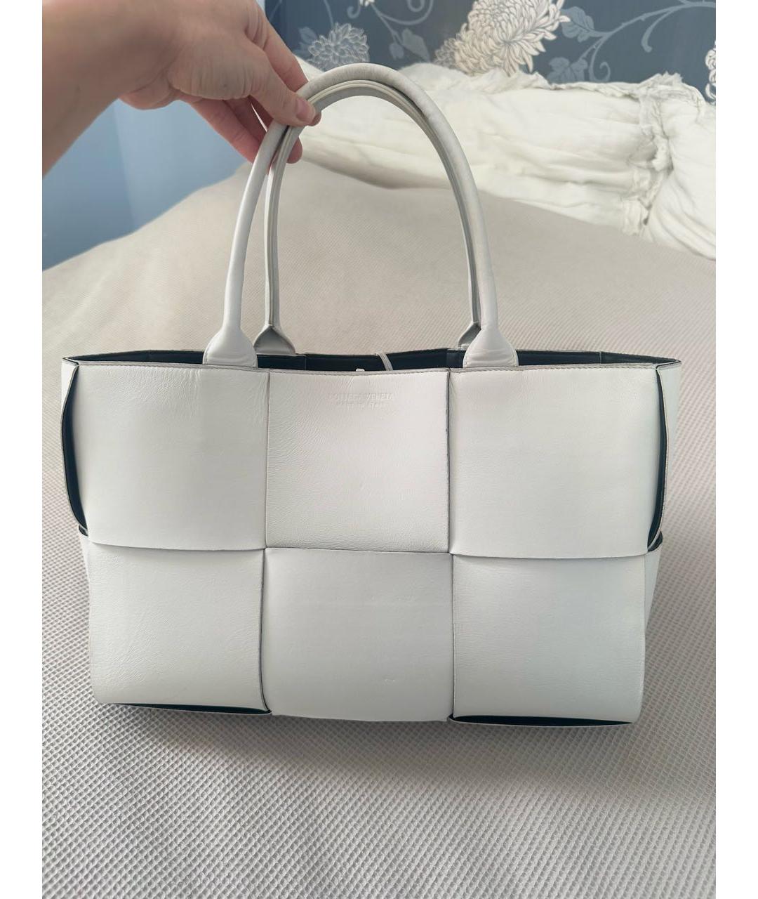 BOTTEGA VENETA Белая кожаная сумка тоут, фото 2