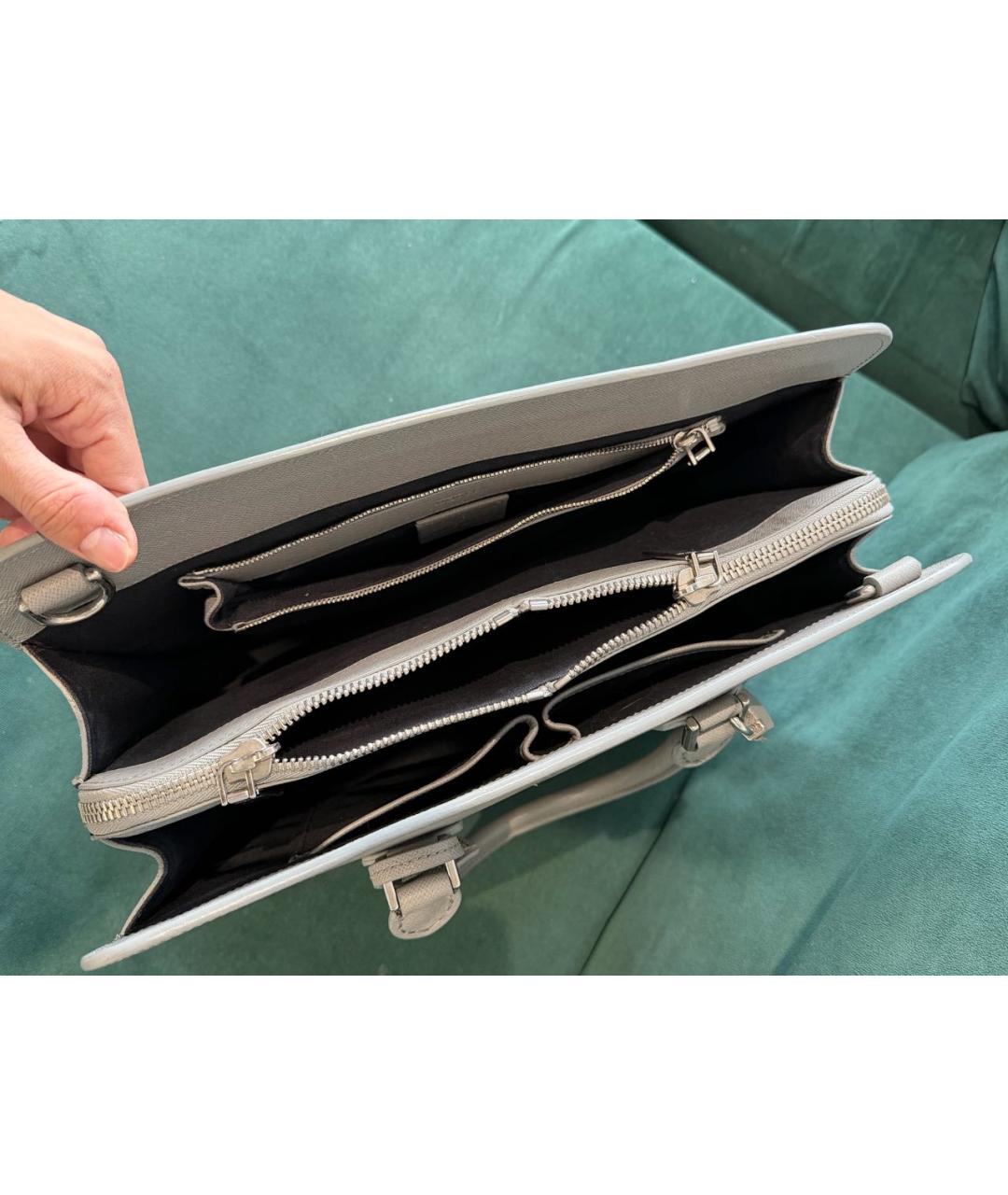 ALEXANDER MCQUEEN Серая кожаная сумка с короткими ручками, фото 4