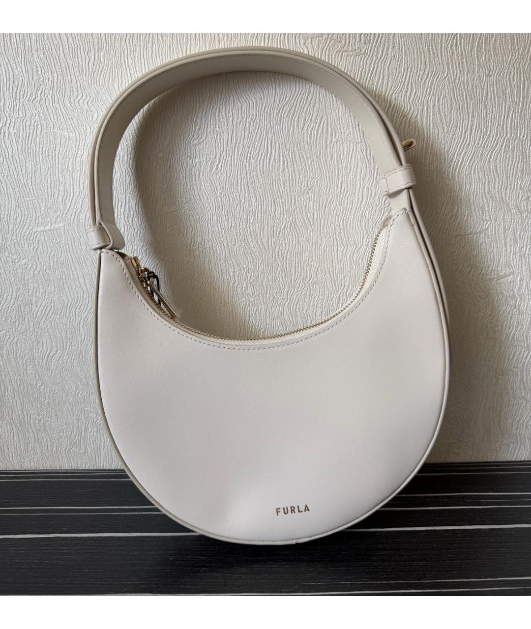 FURLA Бежевая кожаная сумка с короткими ручками, фото 5