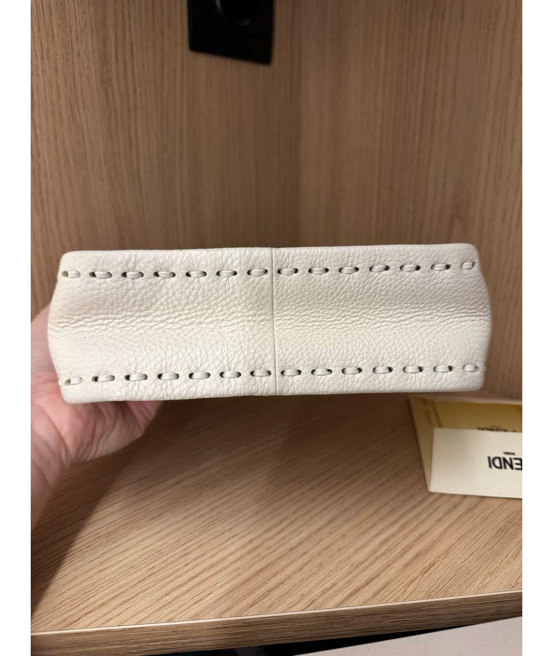 FENDI Бежевая кожаная сумка с короткими ручками, фото 5