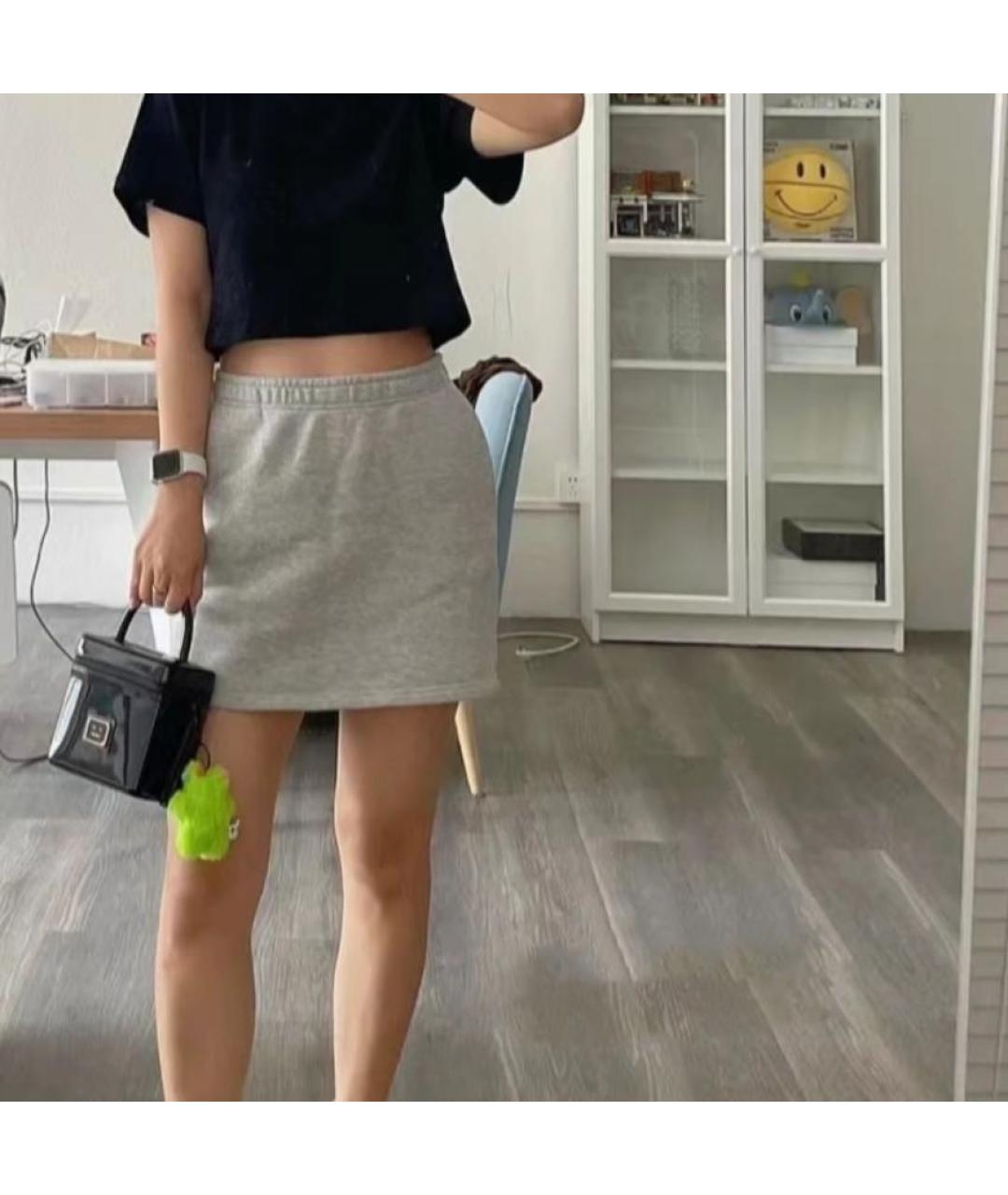 ACNE STUDIOS Черная сумка с короткими ручками из лакированной кожи, фото 6