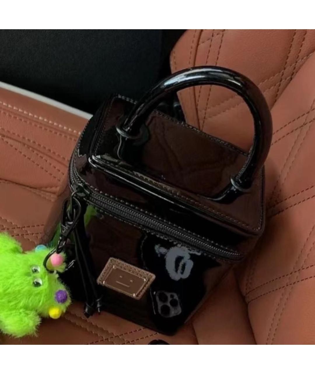 ACNE STUDIOS Черная сумка с короткими ручками из лакированной кожи, фото 7