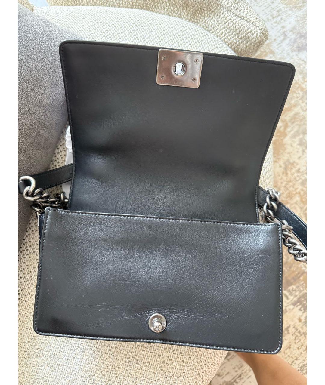 CHANEL Черная кожаная сумка через плечо, фото 4