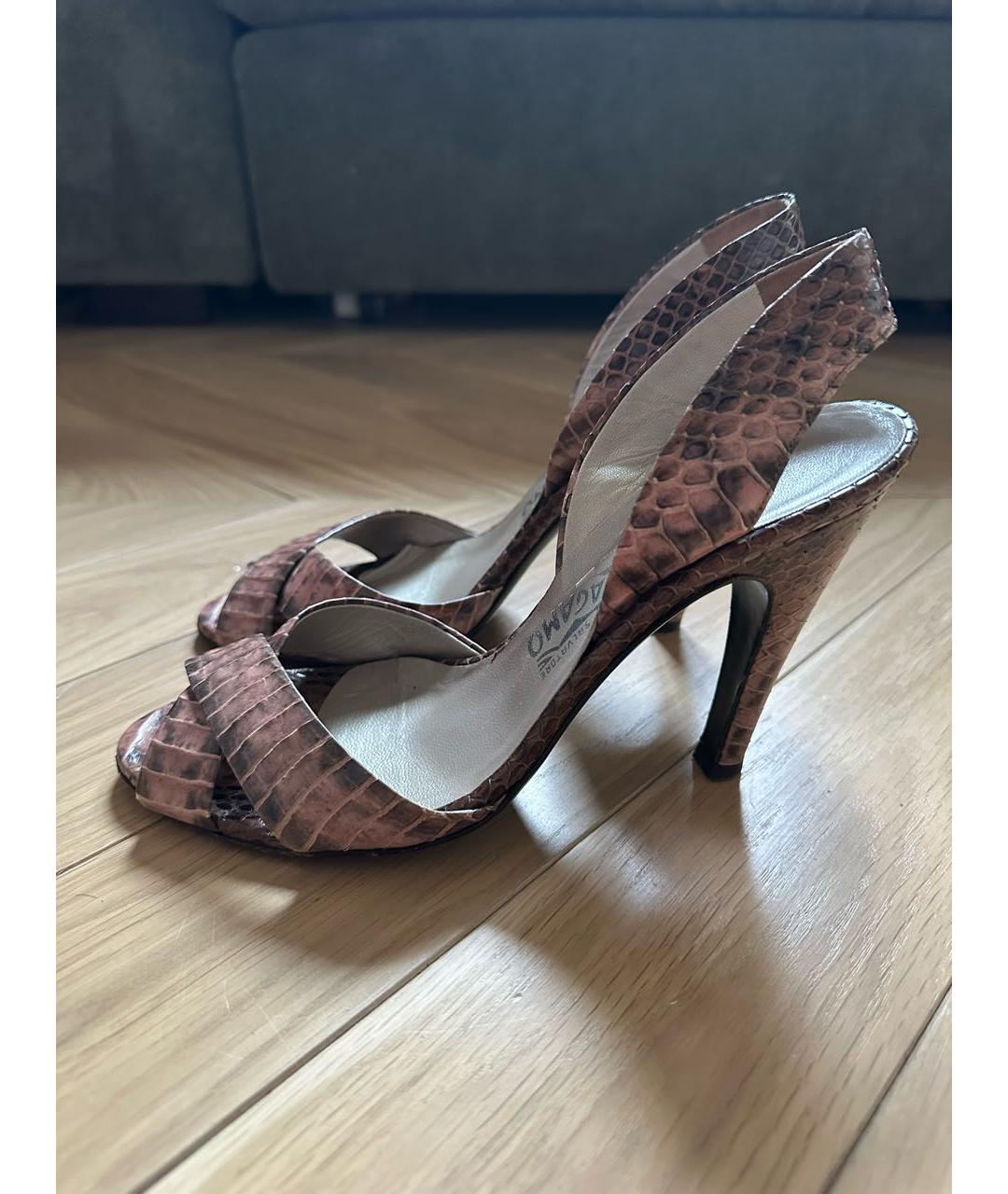 FERRAGAMO Розовые кожаные босоножки, фото 4