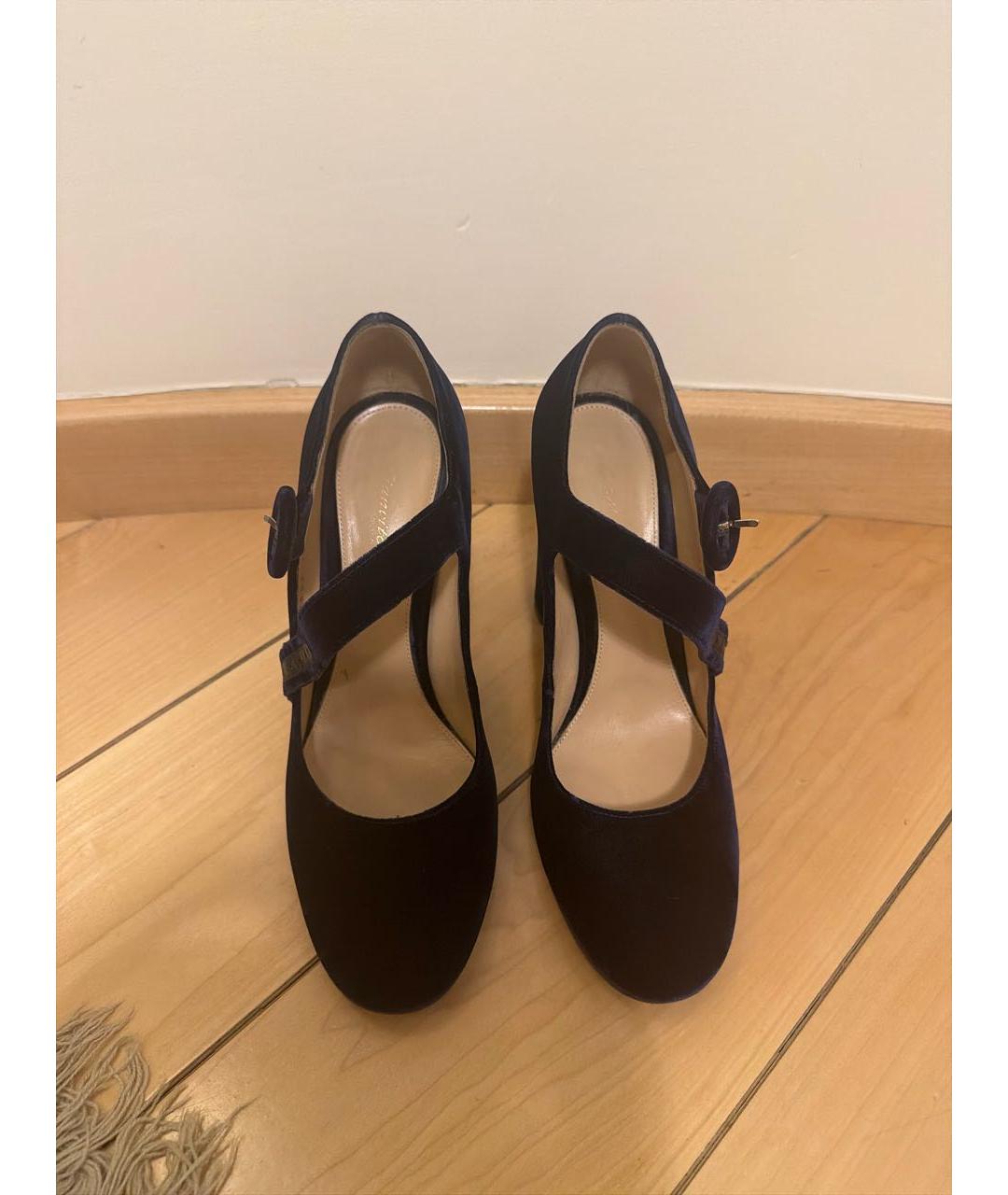 GIANVITO ROSSI Темно-синие бархатные туфли, фото 2