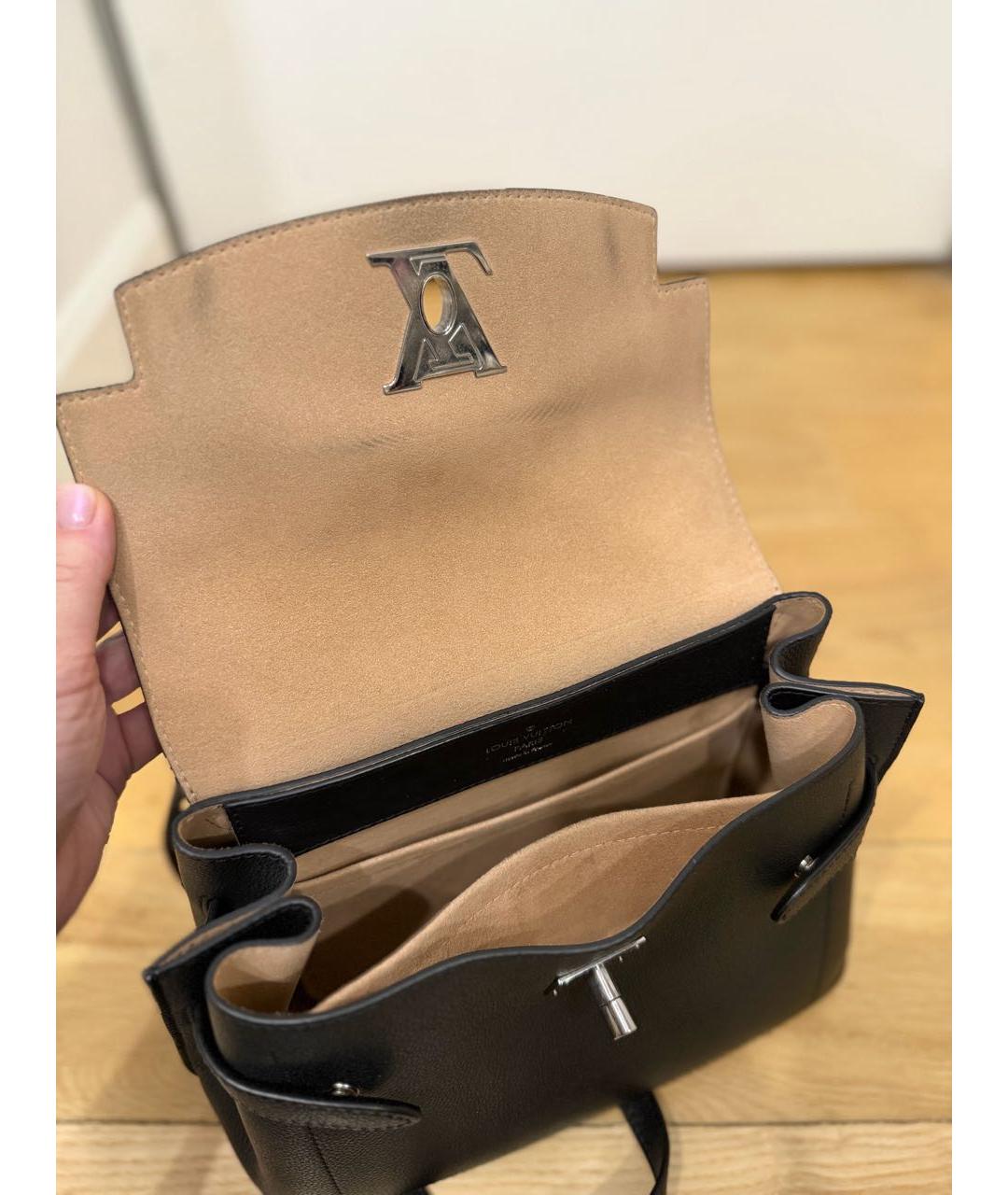 LOUIS VUITTON Черная кожаная сумка с короткими ручками, фото 3