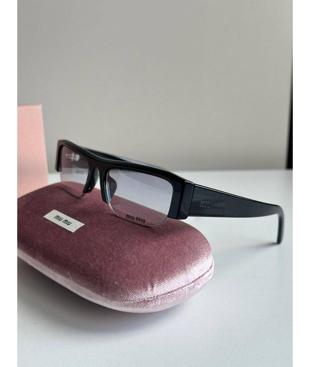 MIU MIU Черные пластиковые солнцезащитные очки, фото 3