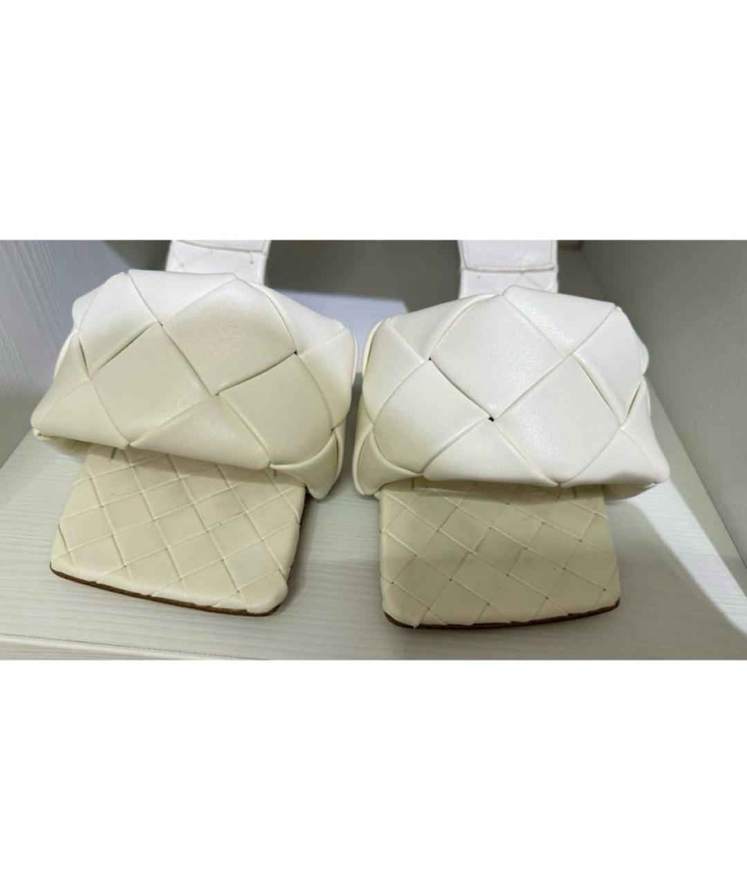 BOTTEGA VENETA Белые кожаные мюли, фото 2