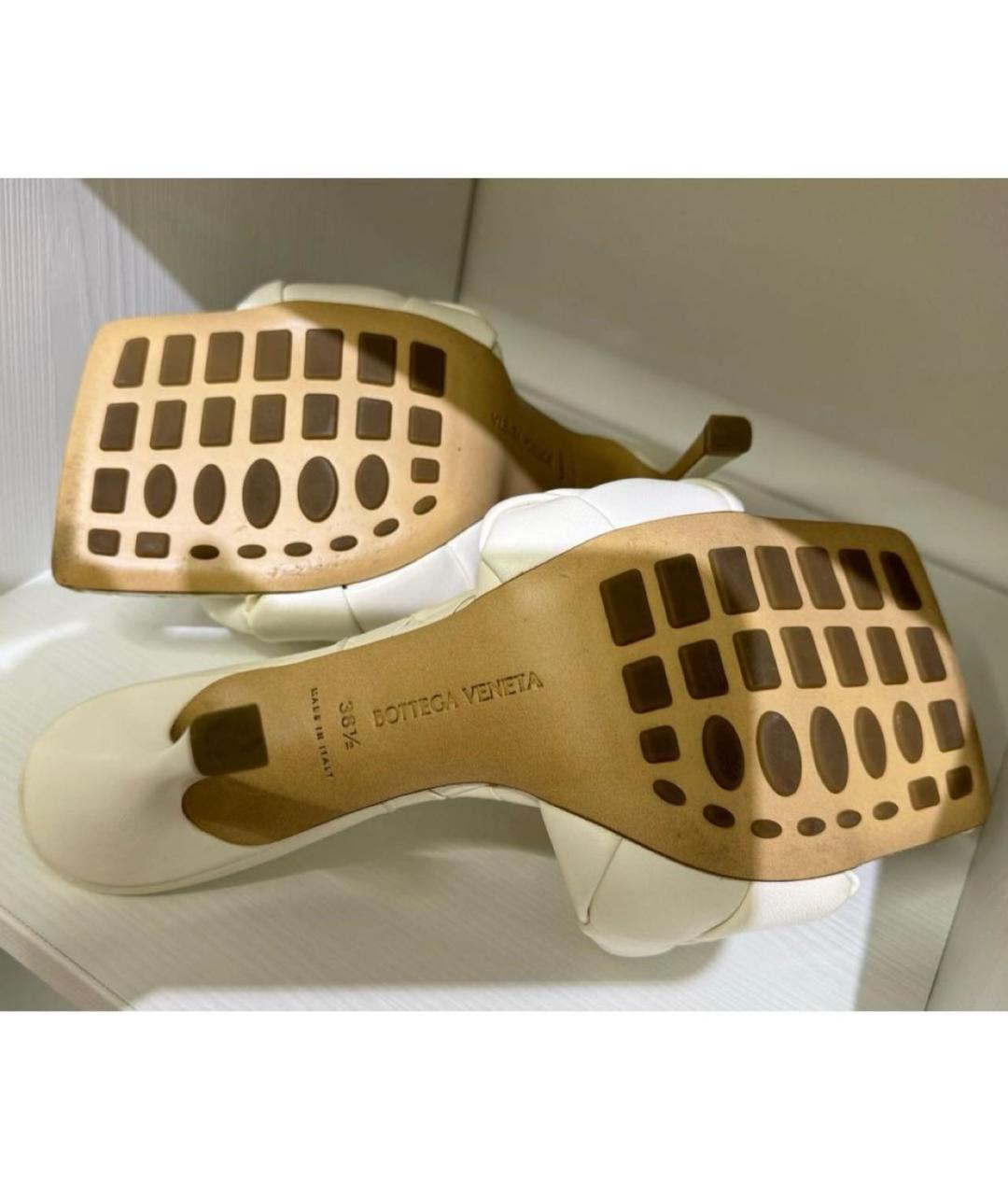 BOTTEGA VENETA Белые кожаные мюли, фото 5