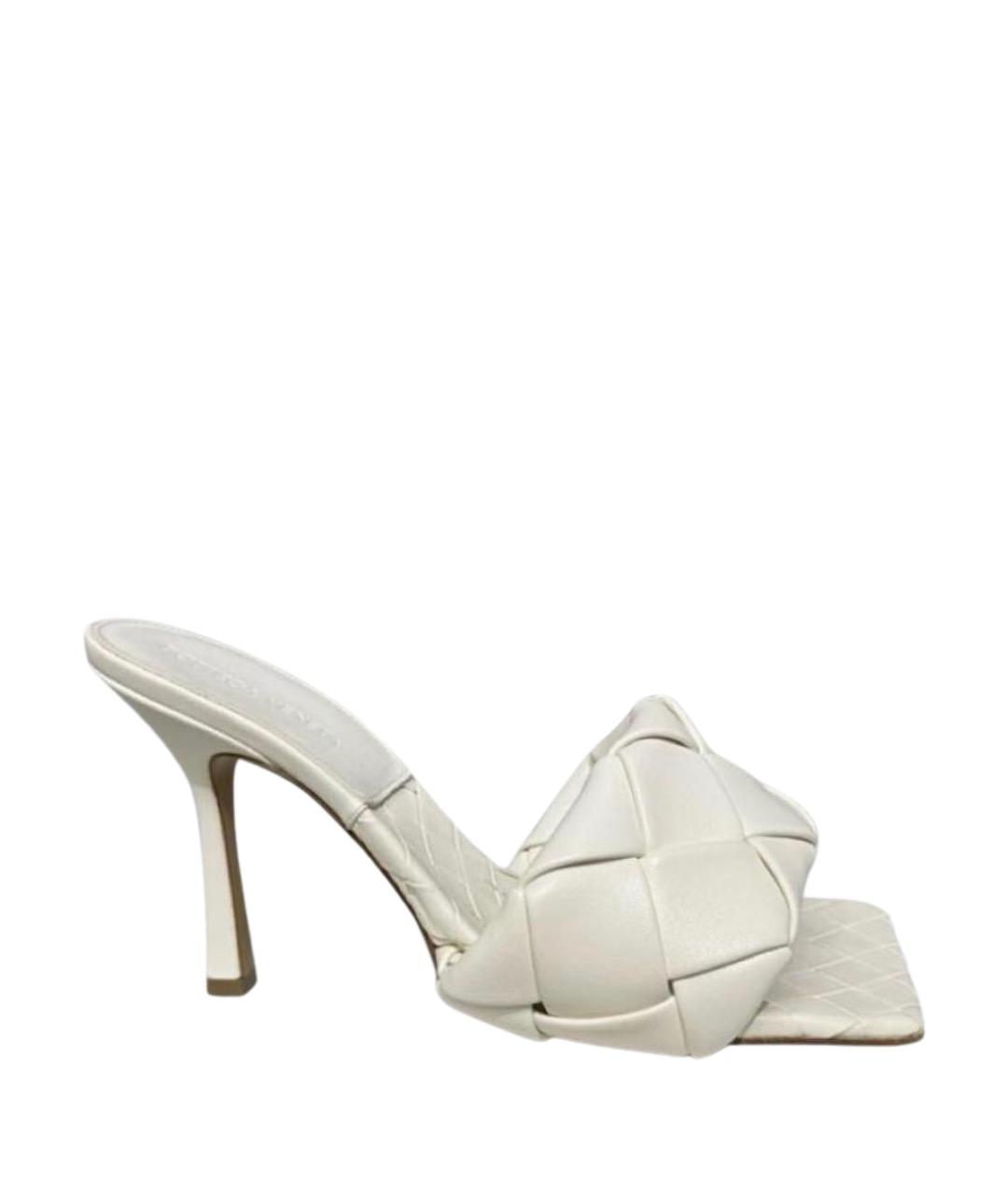 BOTTEGA VENETA Белые кожаные мюли, фото 1