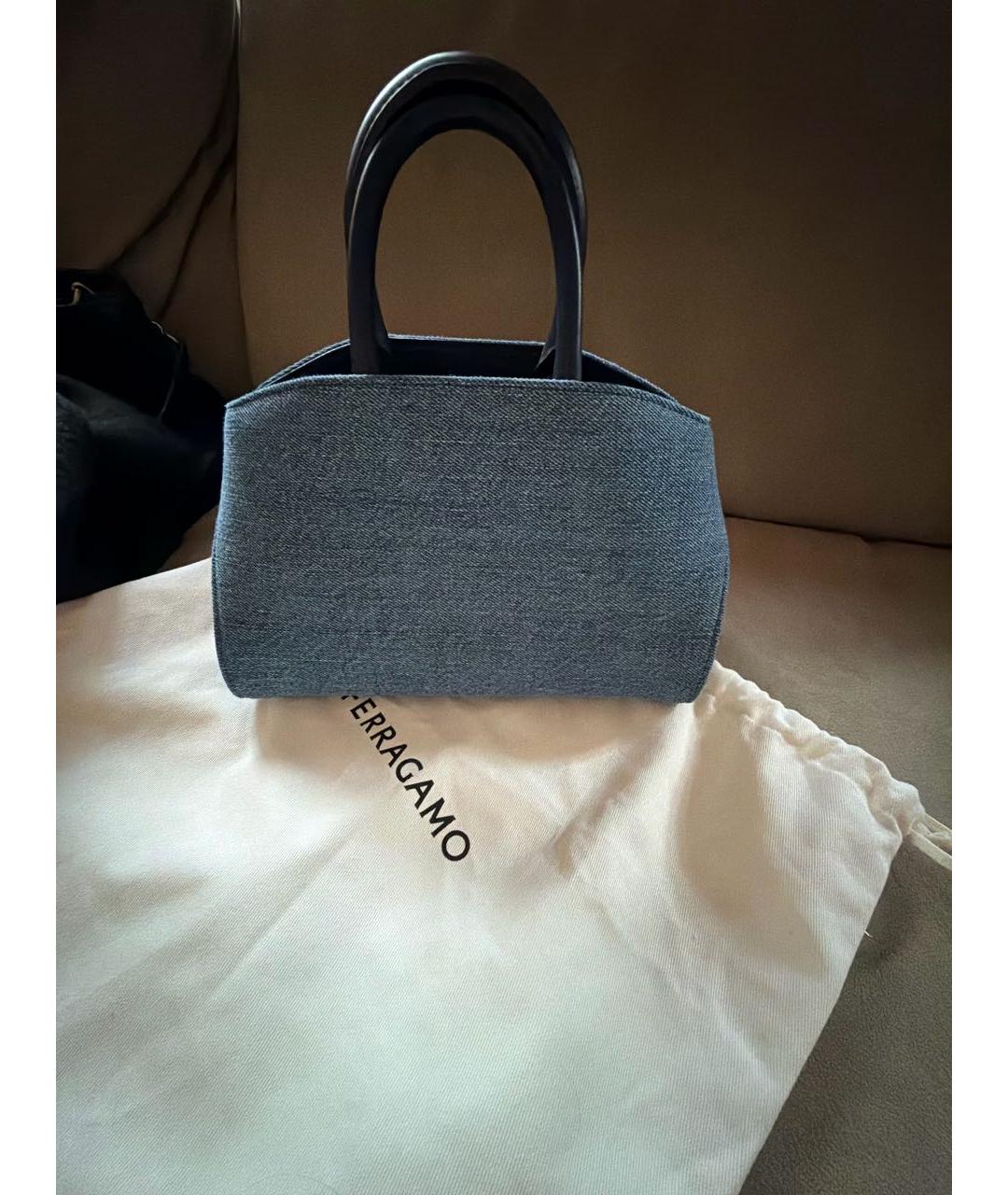 FERRAGAMO Синяя деним сумка с короткими ручками, фото 3
