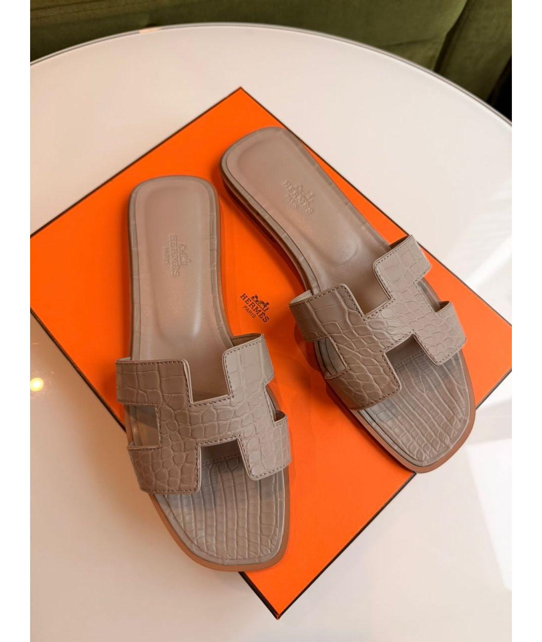 HERMES Бежевые сабо из экзотической кожи, фото 5