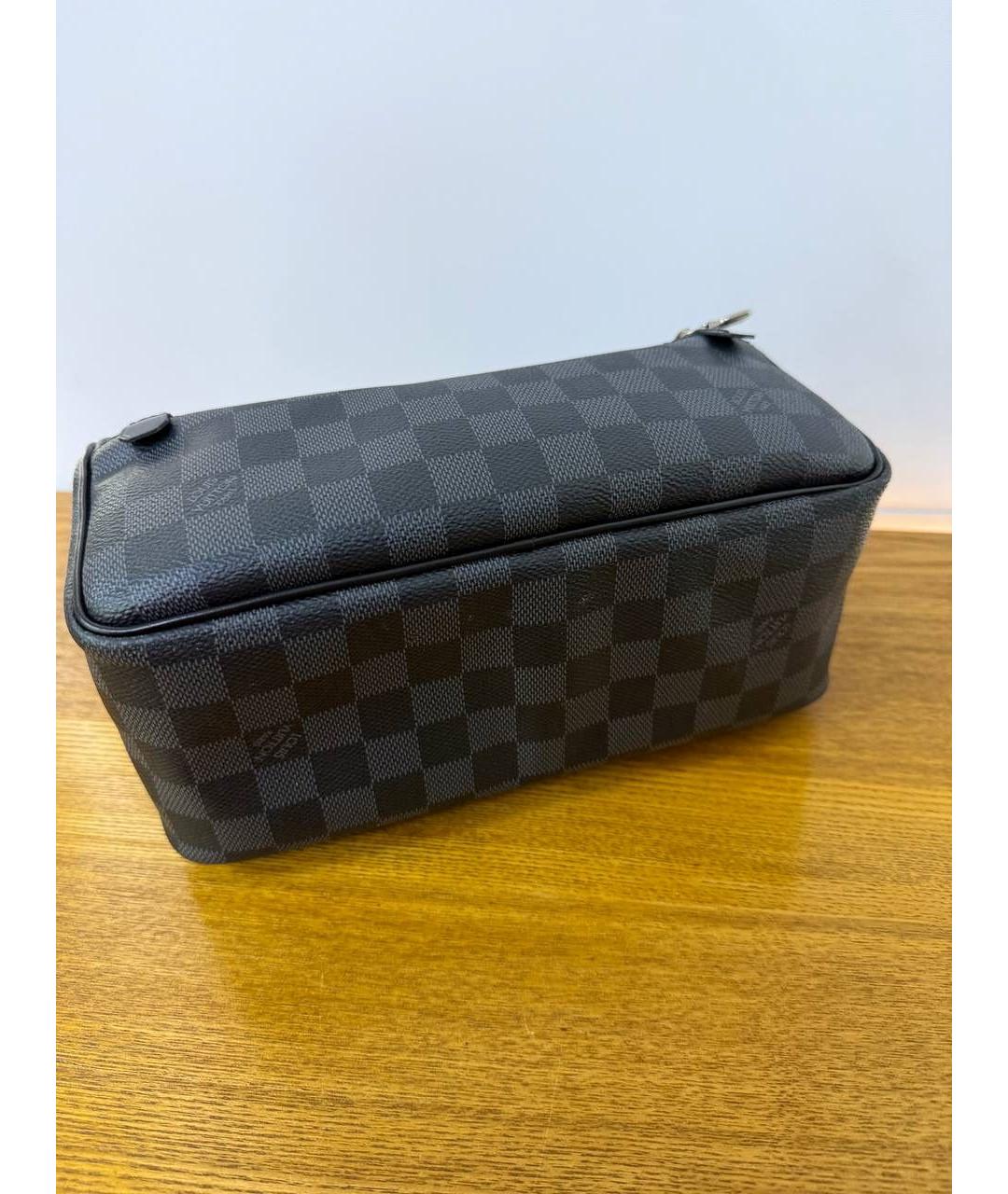 LOUIS VUITTON Черная барсетка, фото 5