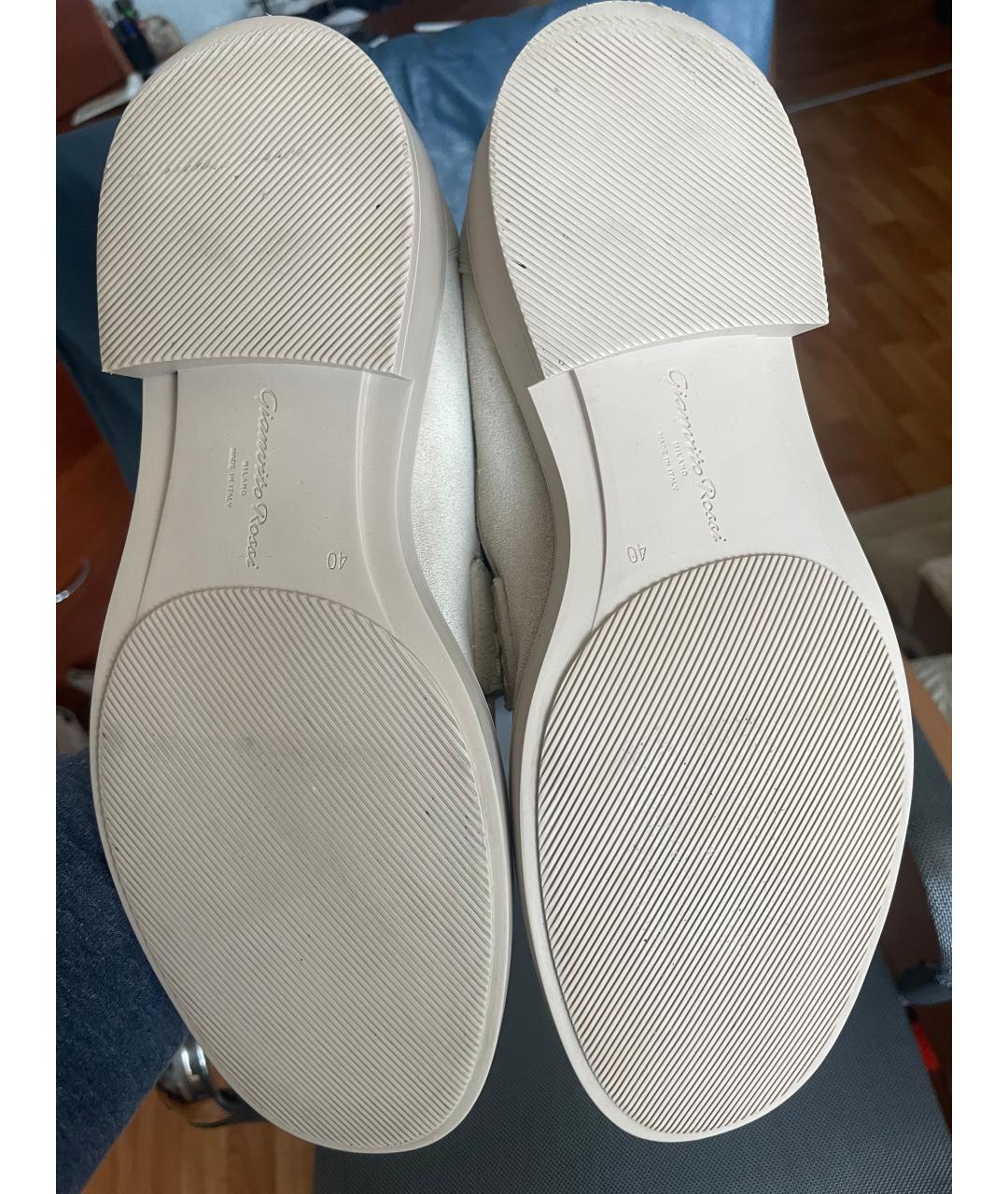 GIANVITO ROSSI Бежевые замшевые лоферы, фото 5