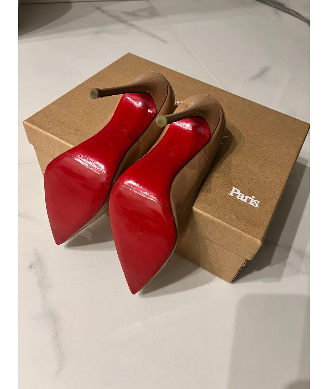 CHRISTIAN LOUBOUTIN Бежевые туфли из лакированной кожи, фото 5