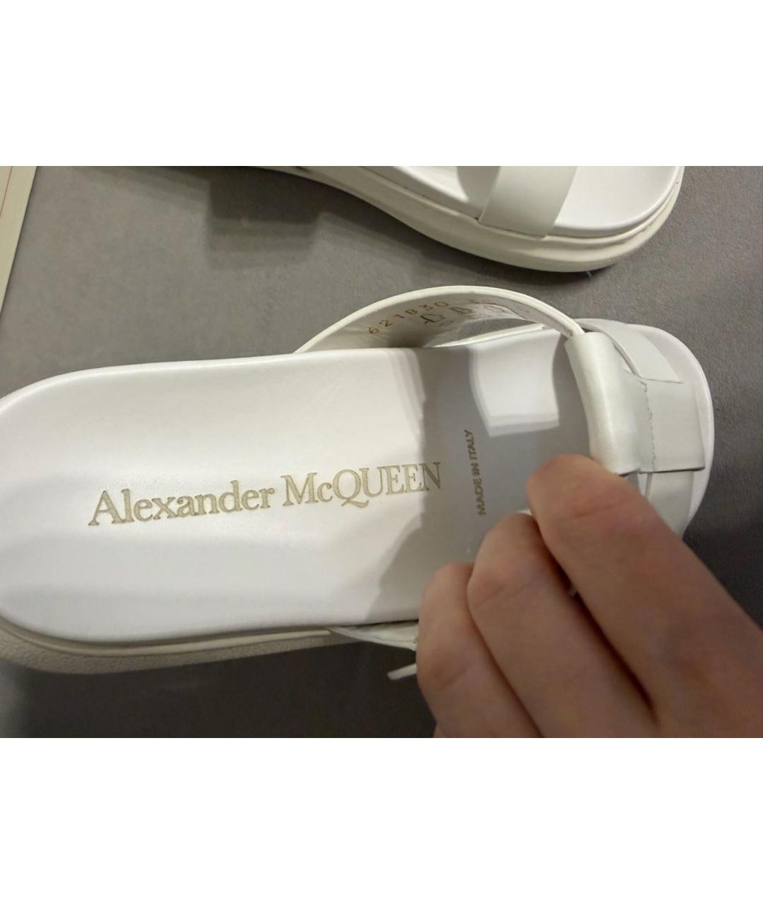ALEXANDER MCQUEEN Белые кожаные сандалии, фото 3