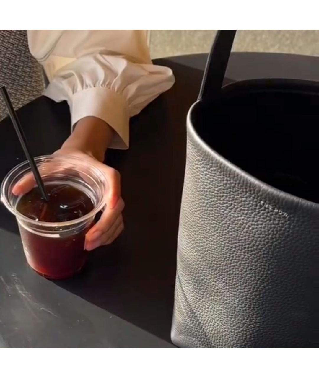 THE ROW Черная кожаная сумка тоут, фото 6