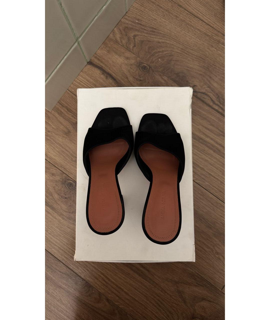 Amina Muaddi Черные замшевые мюли, фото 3