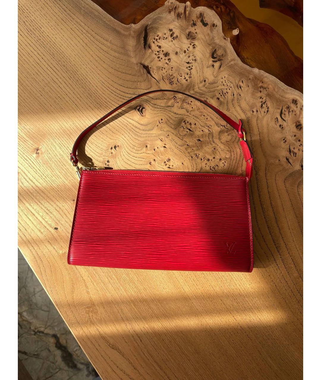 LOUIS VUITTON Красная кожаная сумка с короткими ручками, фото 6