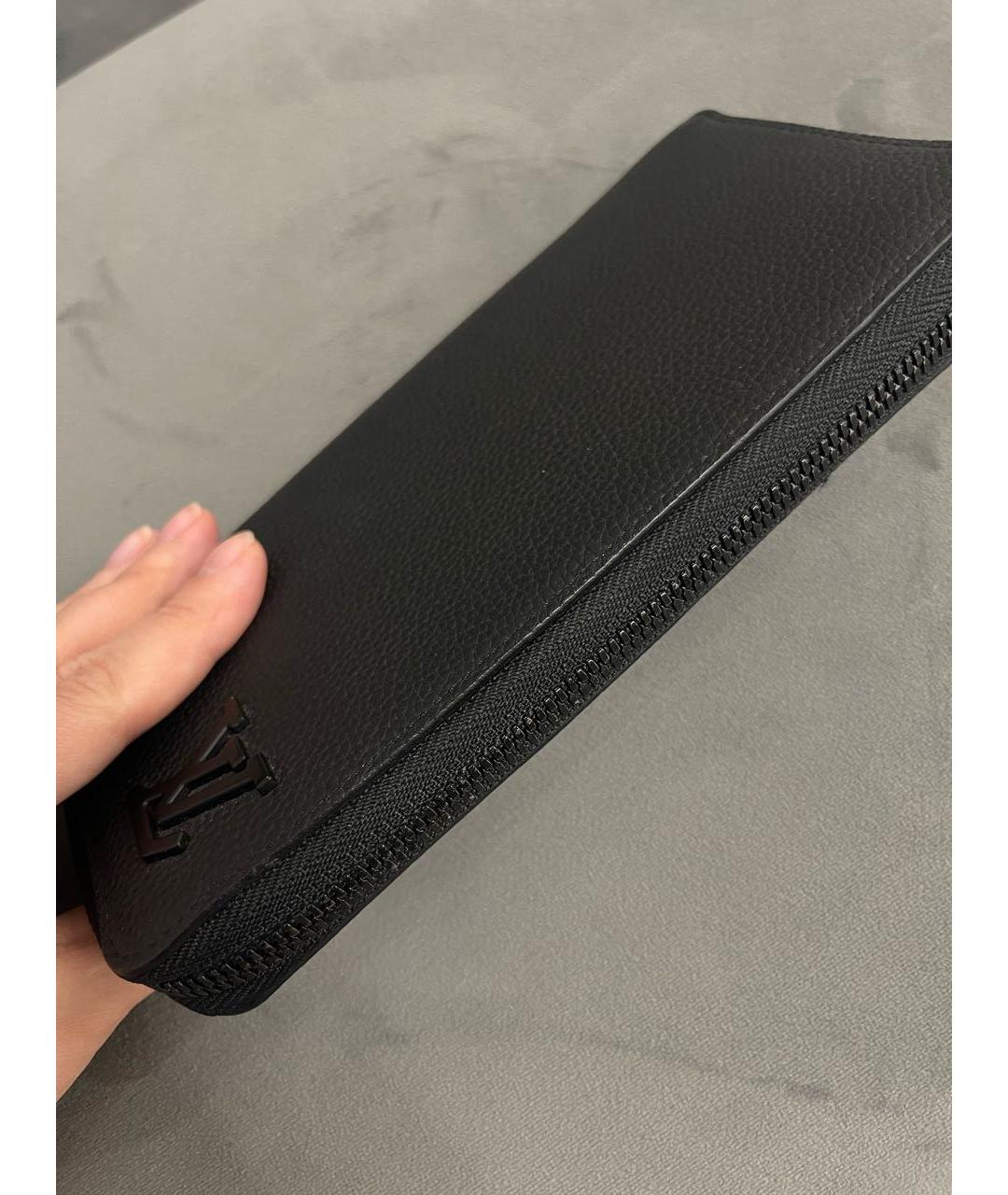 LOUIS VUITTON Черный кожаный кошелек, фото 5