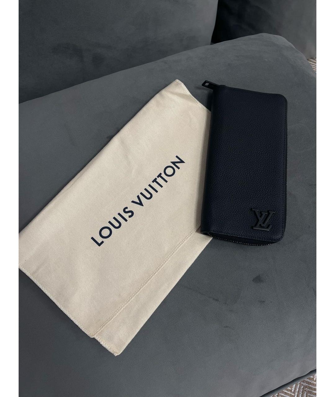 LOUIS VUITTON Черный кожаный кошелек, фото 4