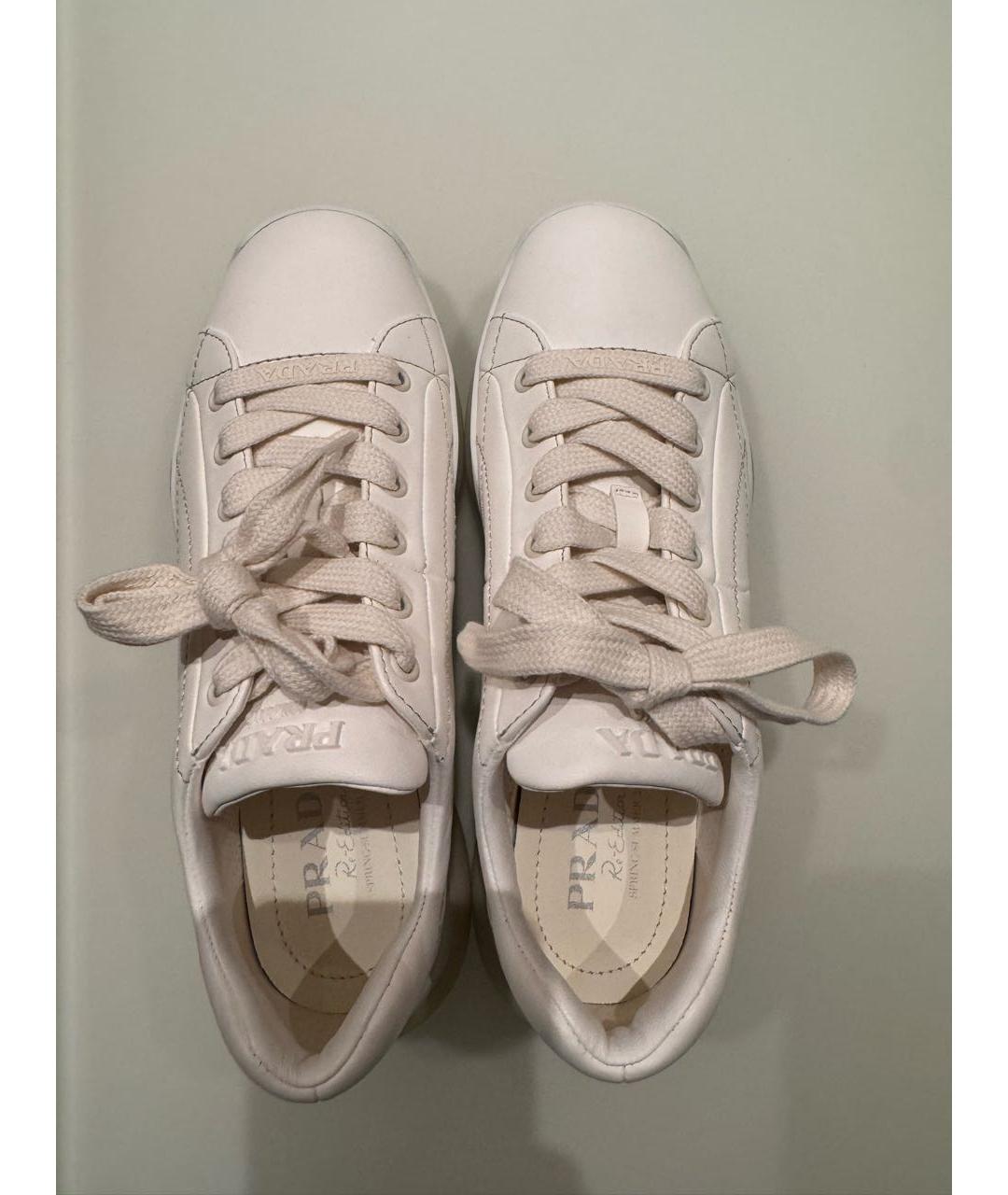 PRADA Белые кожаные кроссовки, фото 3