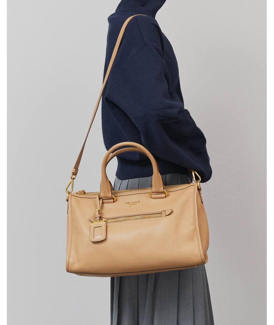 PRADA Бежевая кожаная сумка через плечо, фото 2