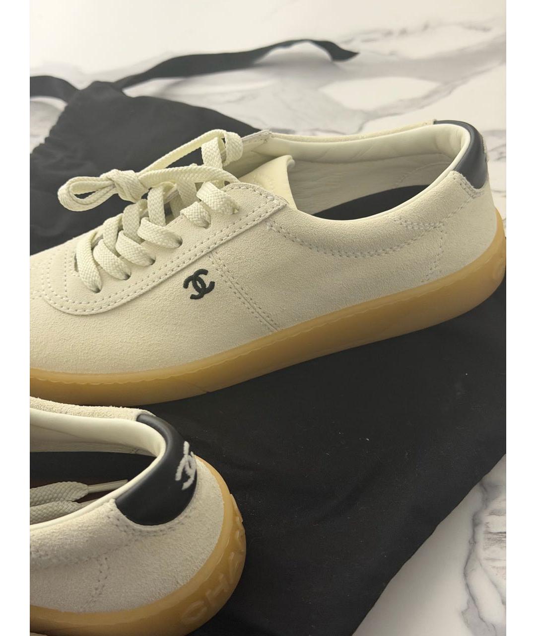 CHANEL Бежевые замшевые кеды, фото 2