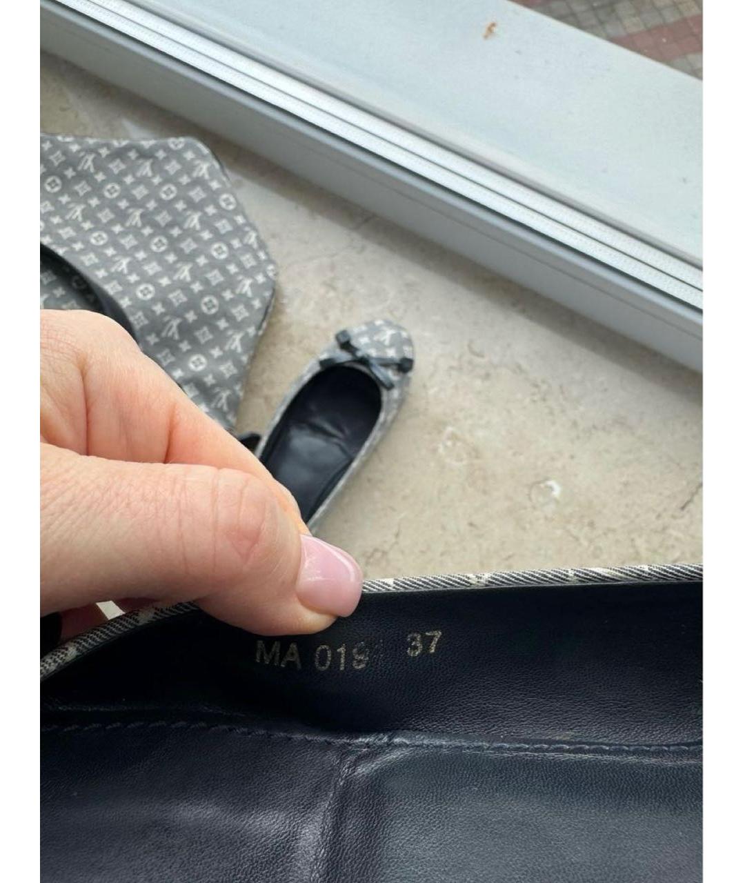 LOUIS VUITTON Серые текстильные балетки, фото 5