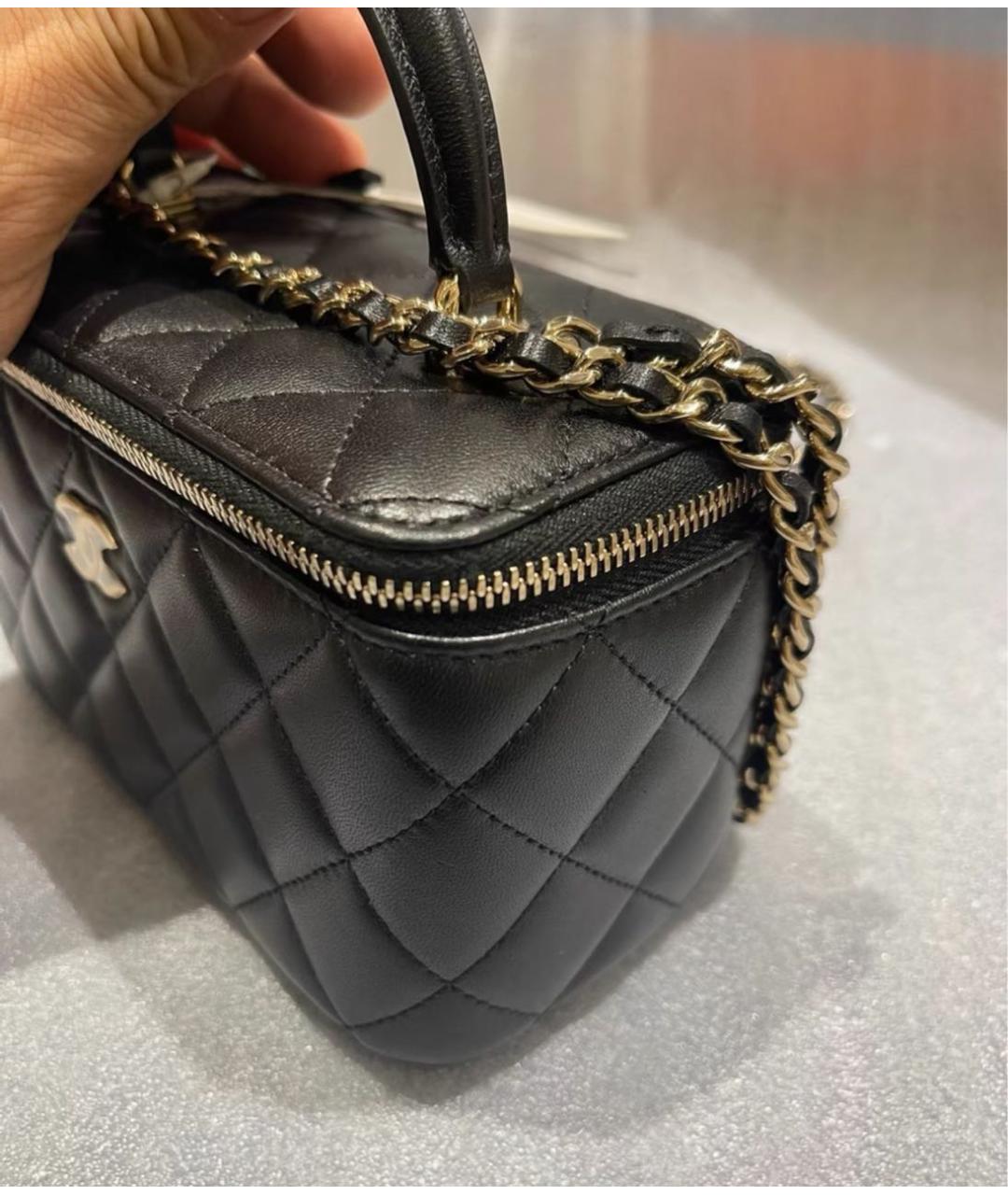 CHANEL Черная кожаная сумка с короткими ручками, фото 3