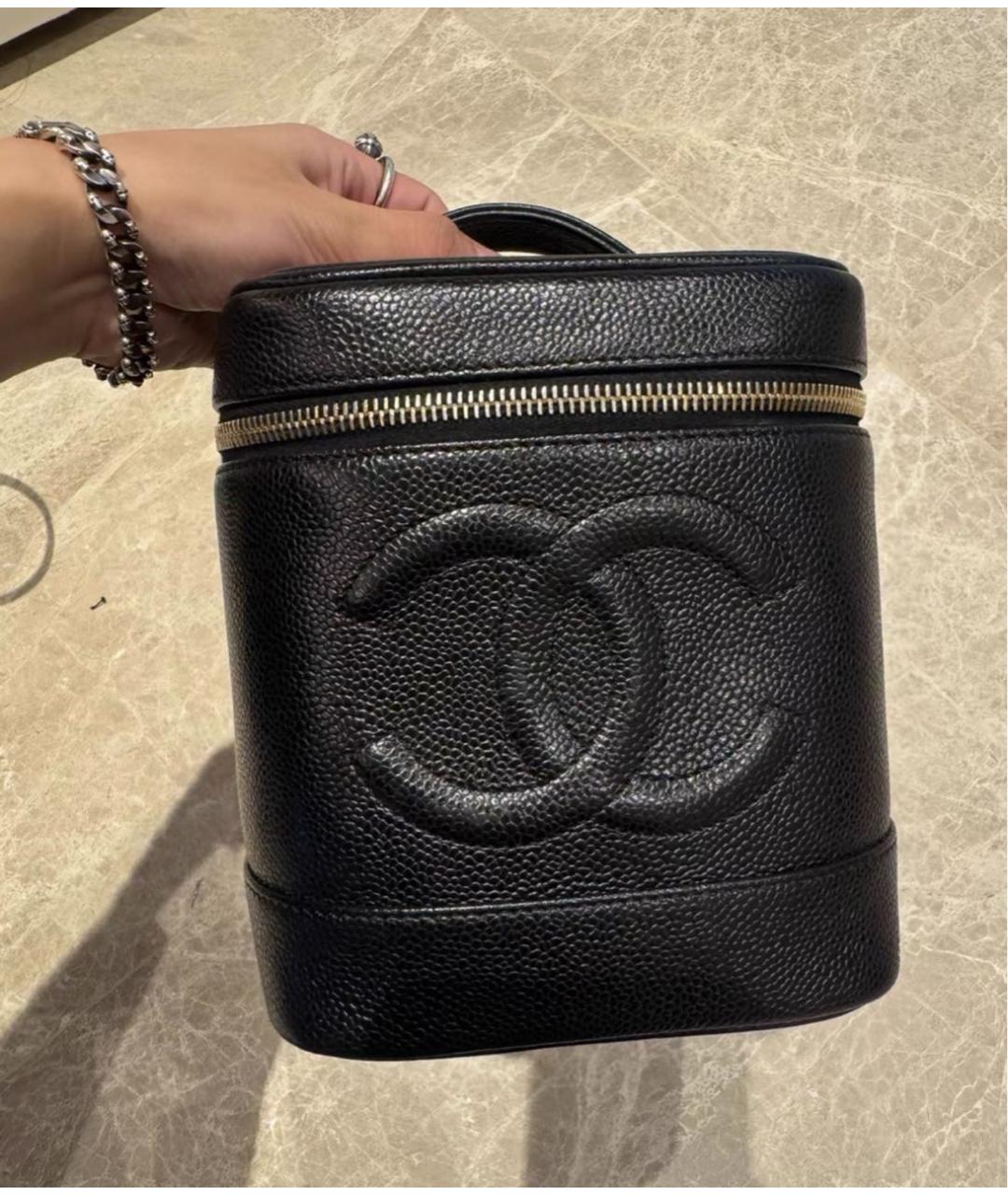 CHANEL Черная кожаная сумка с короткими ручками, фото 2