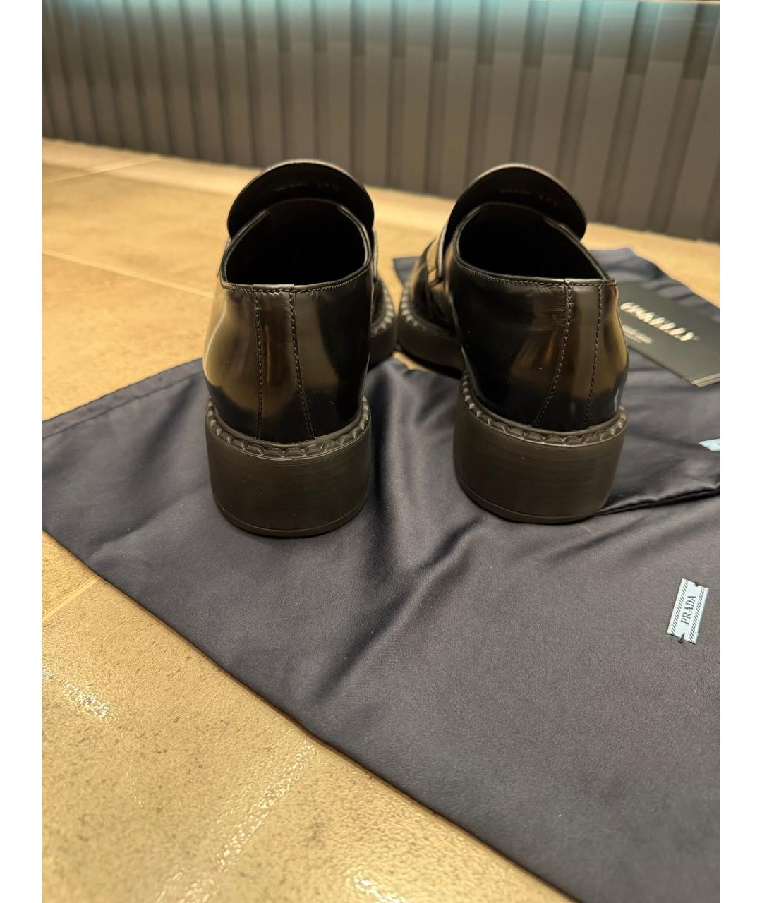 PRADA Черные кожаные лоферы, фото 5