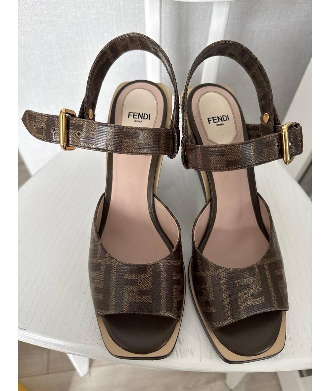 FENDI Коричневые кожаные босоножки, фото 2