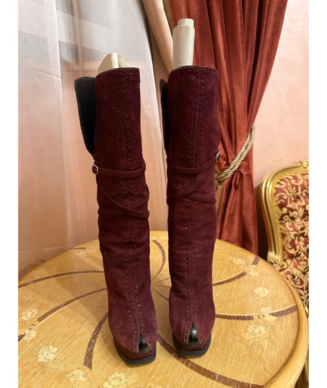 SAINT LAURENT Бордовые замшевые сапоги, фото 2