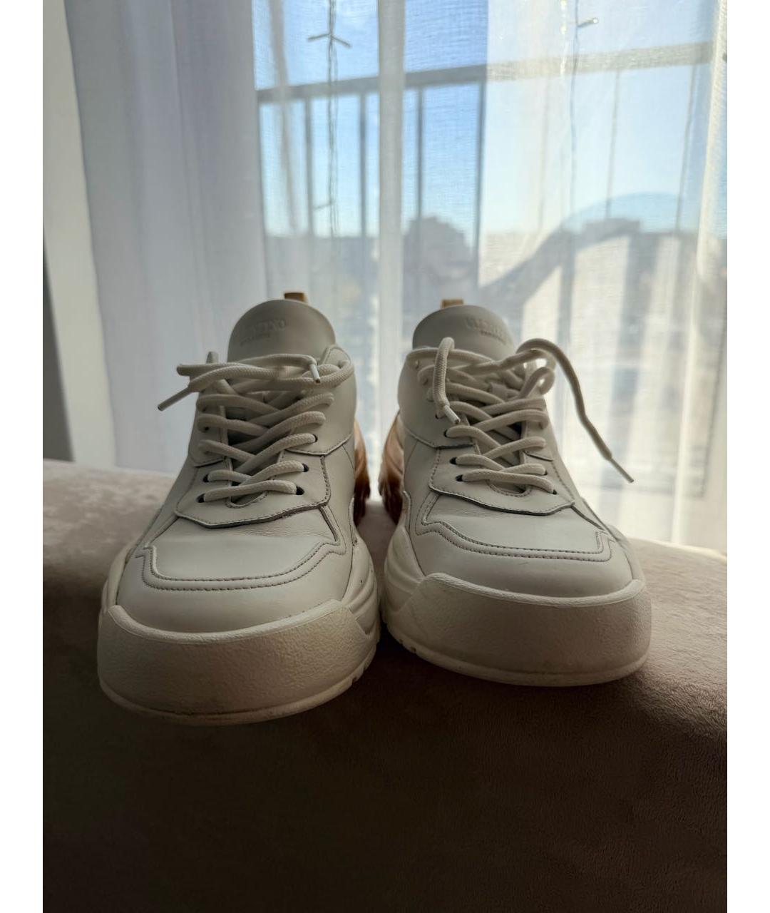 VALENTINO Белые кожаные кроссовки, фото 2