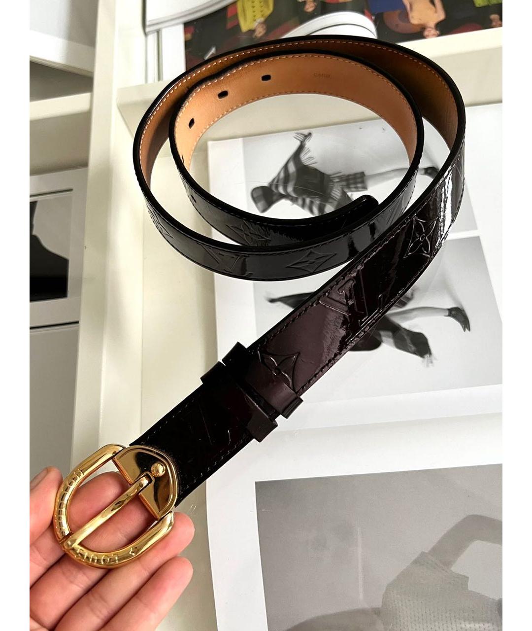 LOUIS VUITTON Коричневый ремень из лакированной кожи, фото 2