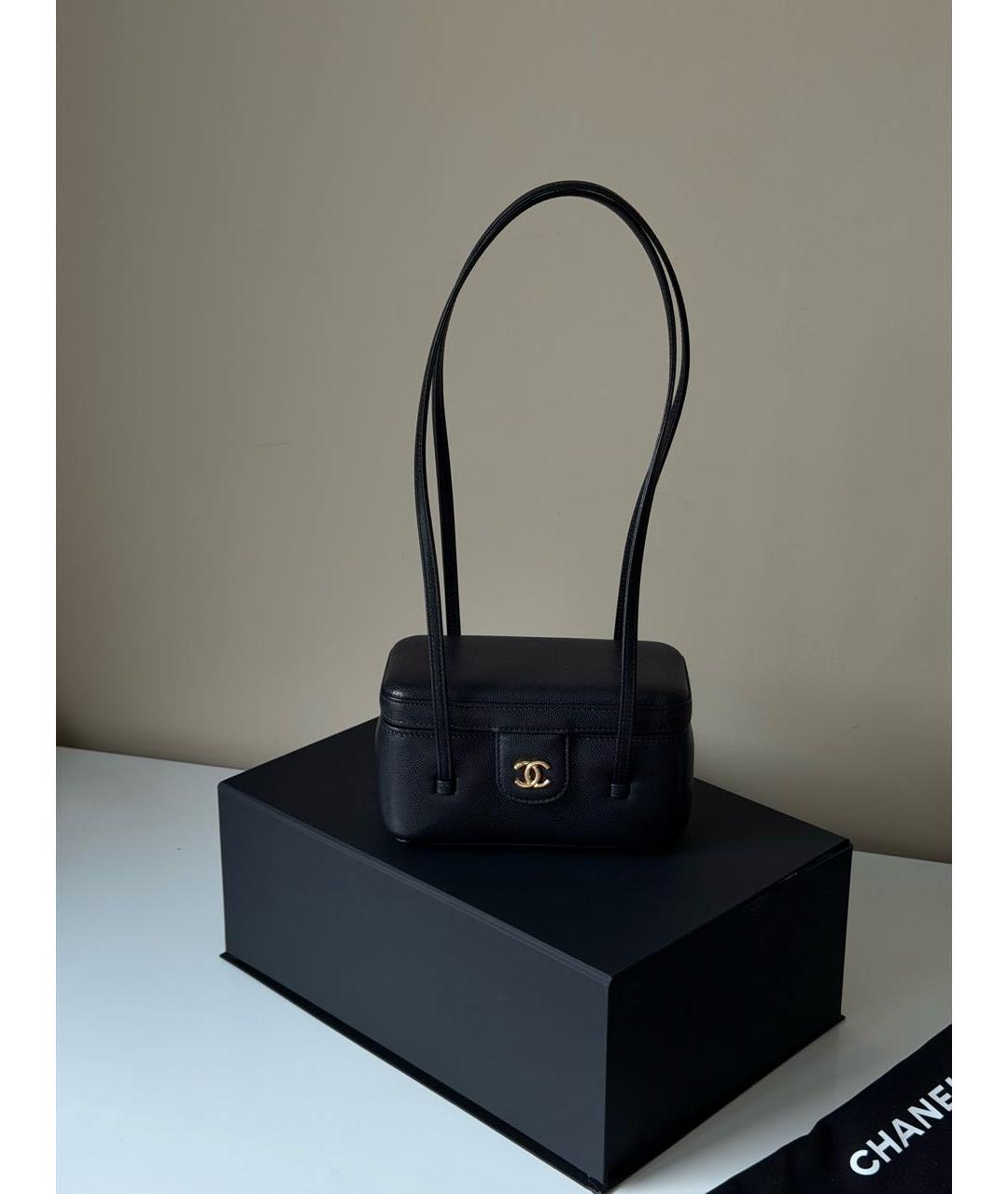 CHANEL Черная кожаная сумка с короткими ручками, фото 5