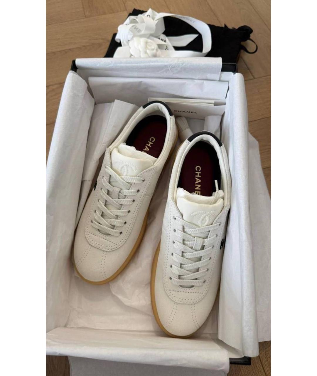 CHANEL Бежевые замшевые кеды, фото 2