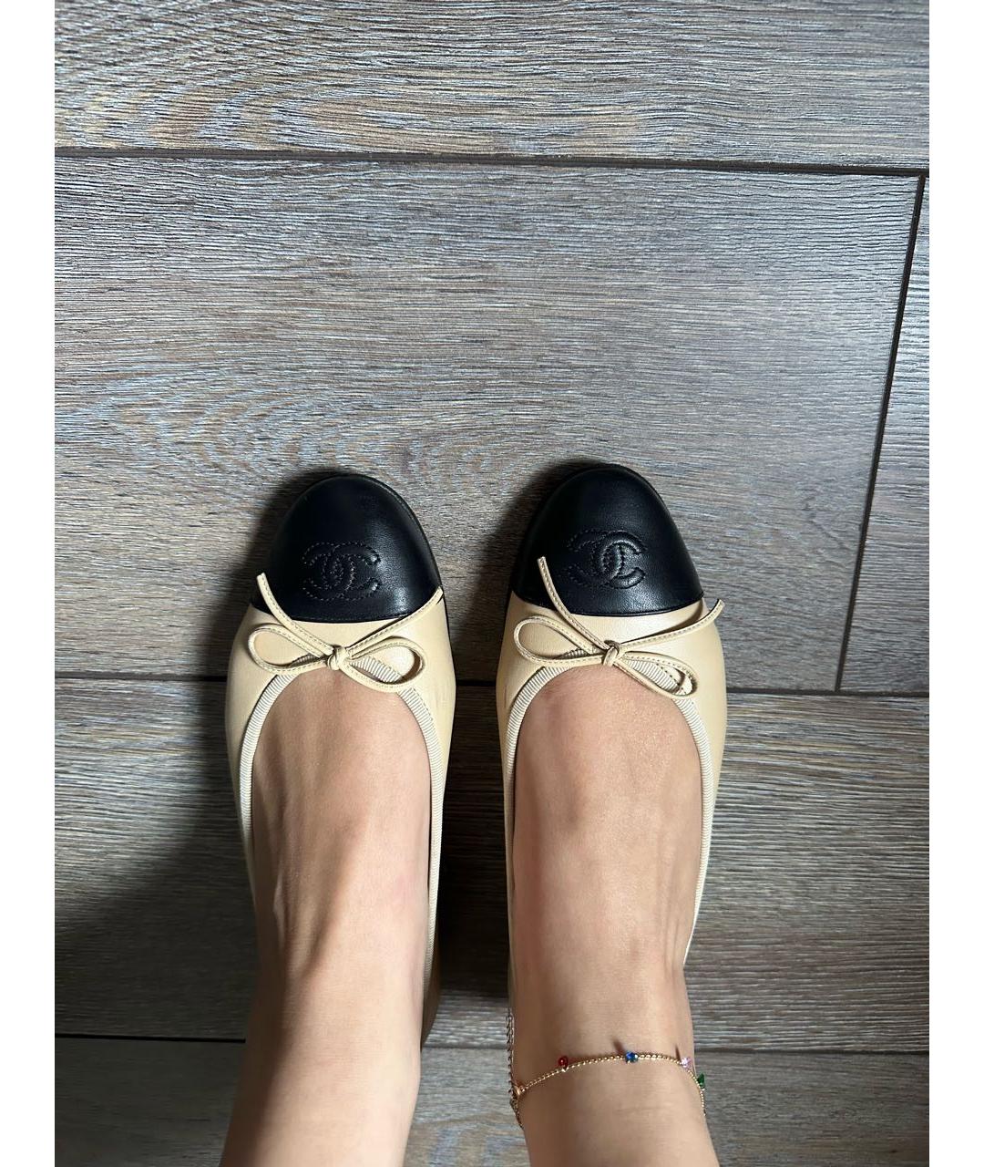 CHANEL Бежевые кожаные балетки, фото 8