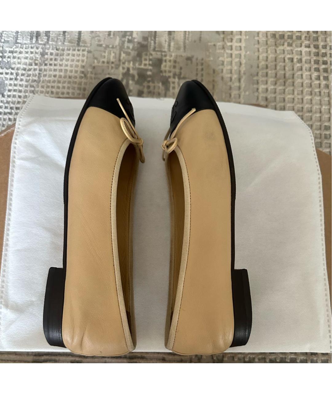 CHANEL Бежевые кожаные балетки, фото 6